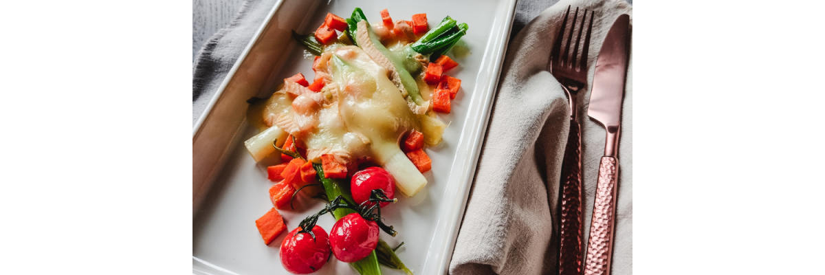 Glasierter Lauch mit gebratenen Süßkartoffeln und Munsterkäse gratiniert (Zwischengang oder Vorspeise) - 